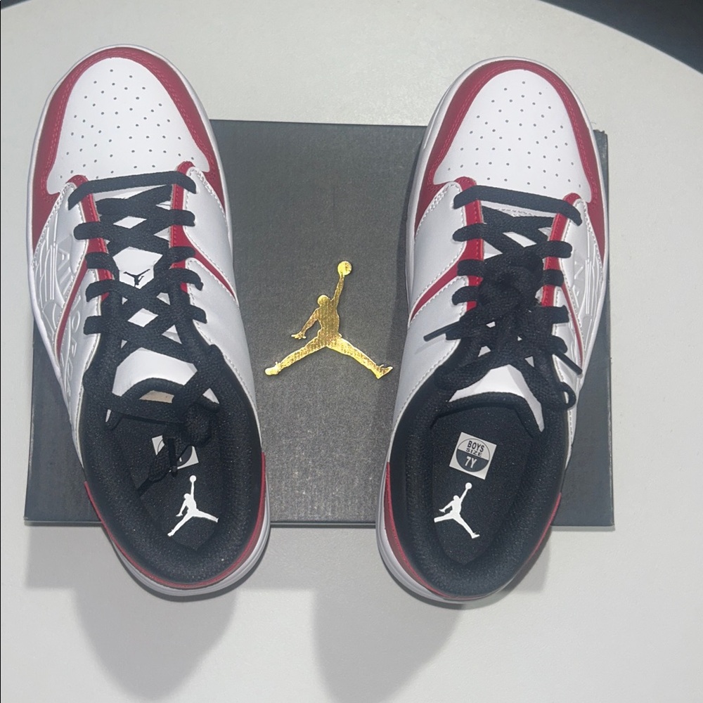 Jordan Nu Retro 1 Low “Varsity Red White Black” Youth Size 7Y - Picture 6 of 12